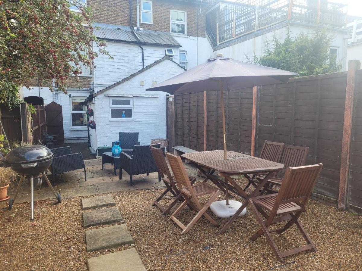 Comfortable 2 Bedroom Property, Maidstone Exterior foto